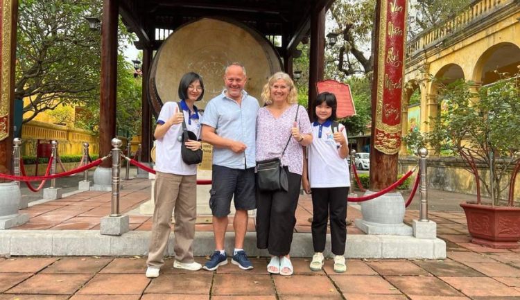 hanoi free tour guide