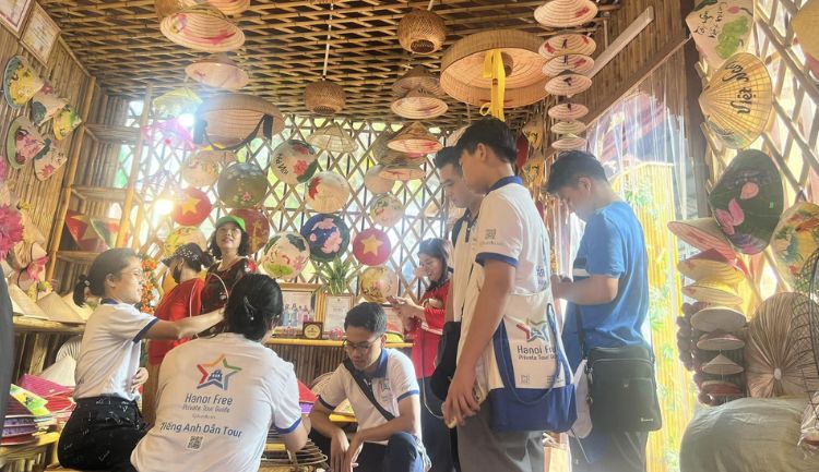 hanoi free private tour guide